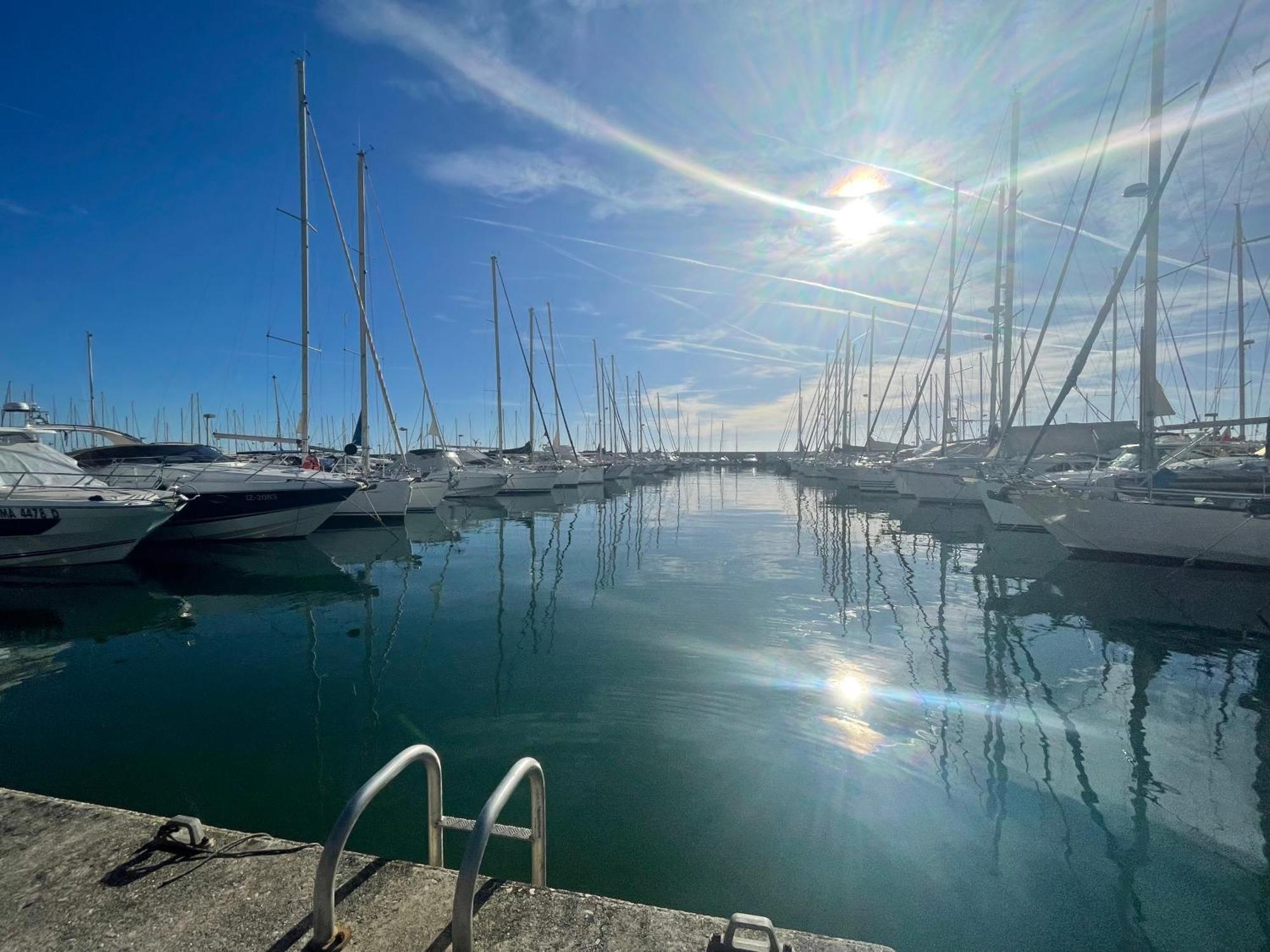 Superbe Appartement En Bord De Mer, Pres Du Centre Et Des Plages Ментона Екстериор снимка