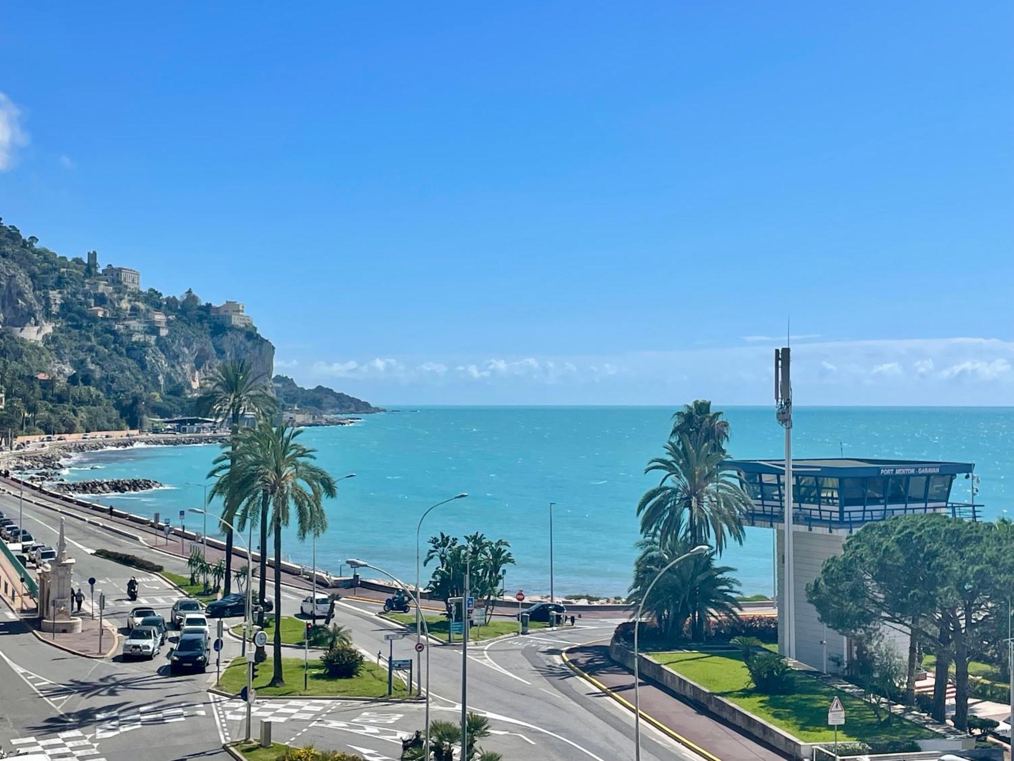 Superbe Appartement En Bord De Mer, Pres Du Centre Et Des Plages Ментона Екстериор снимка