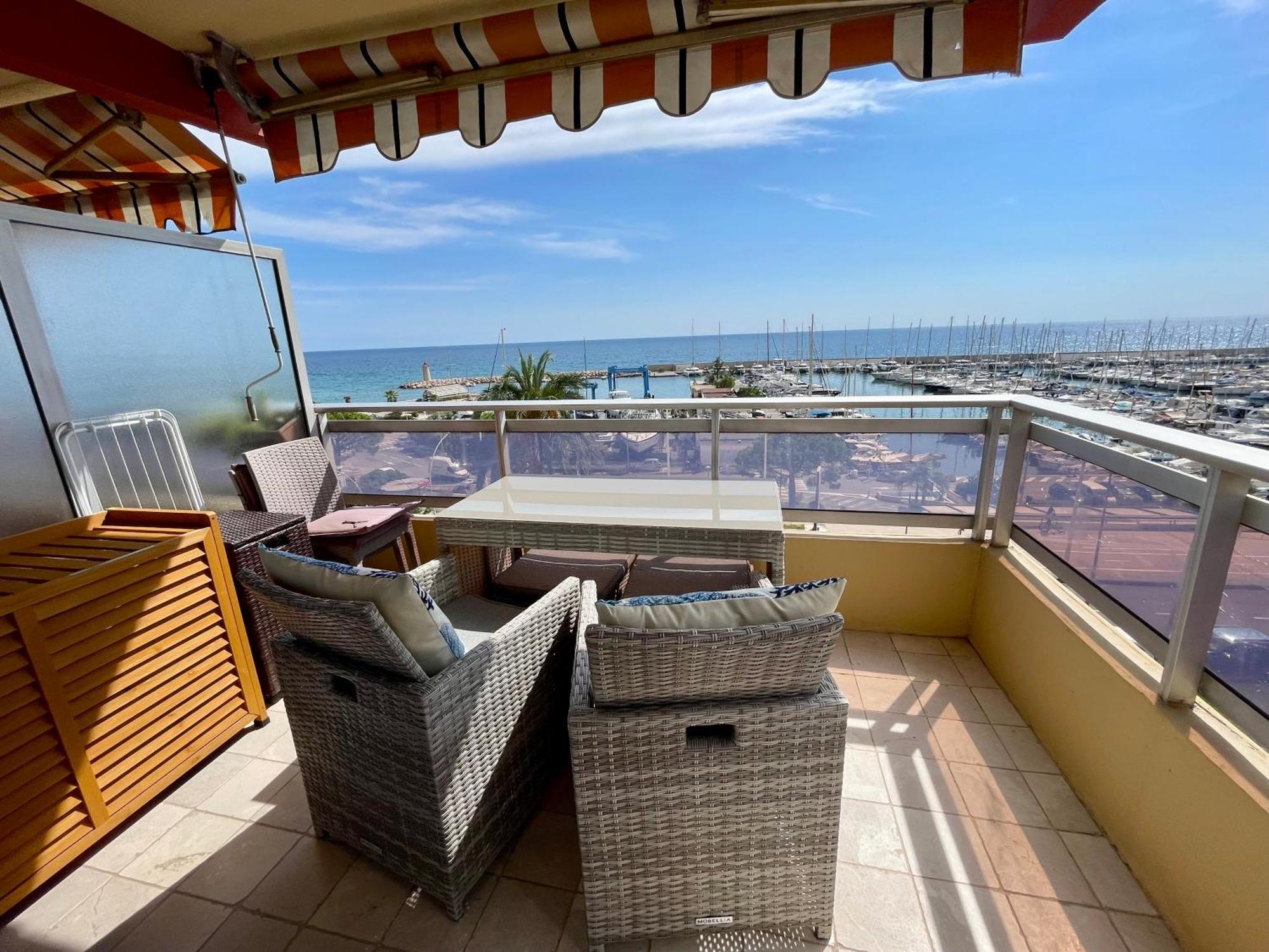 Superbe Appartement En Bord De Mer, Pres Du Centre Et Des Plages Ментона Екстериор снимка