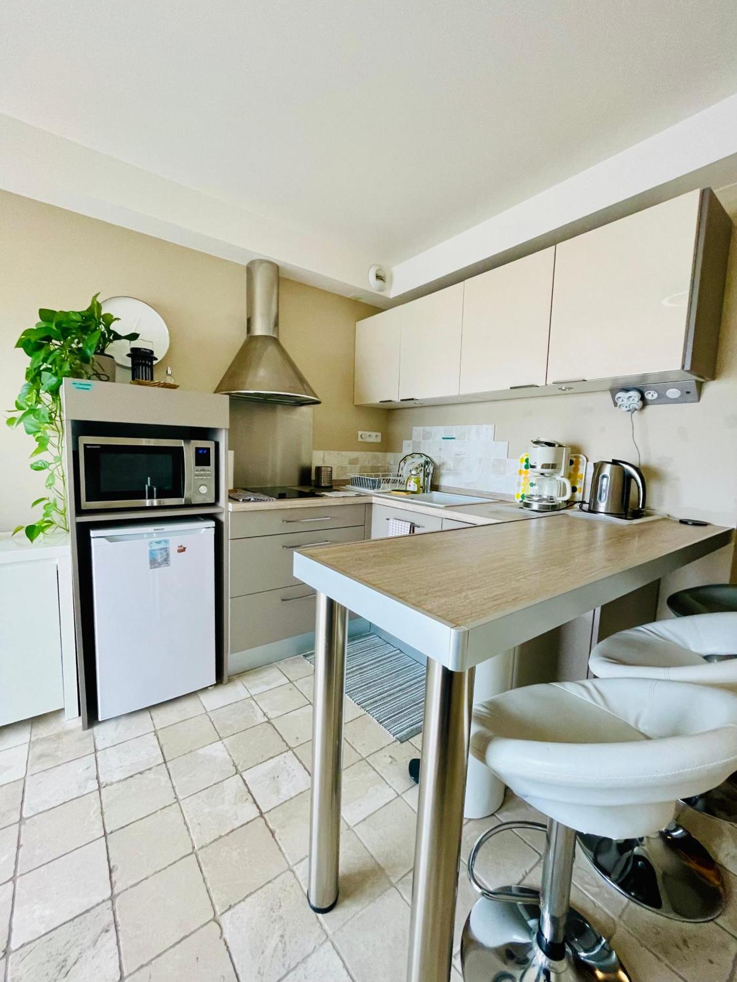 Superbe Appartement En Bord De Mer, Pres Du Centre Et Des Plages Ментона Екстериор снимка